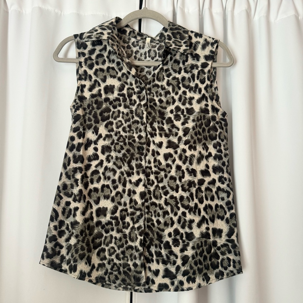 Leopard Print Sleeveless Collared Button Up Blouse Size Small